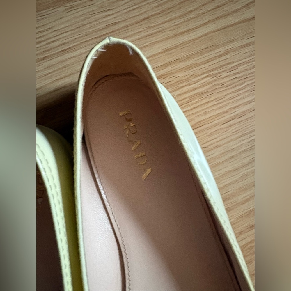 Prada women’s patent leather ballet flats, size 37, made of genuine leather. - Picture 9 of 9